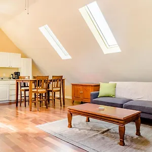 Urban Lodge, Quiet, Walkable, Near Portland